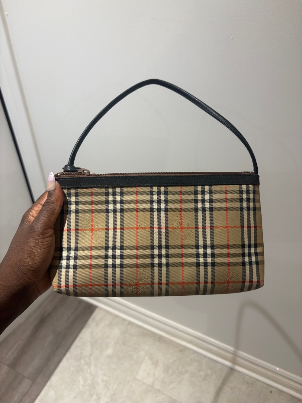 Authentic Check Burberry Vintage Pouch - Picture 2 of 7